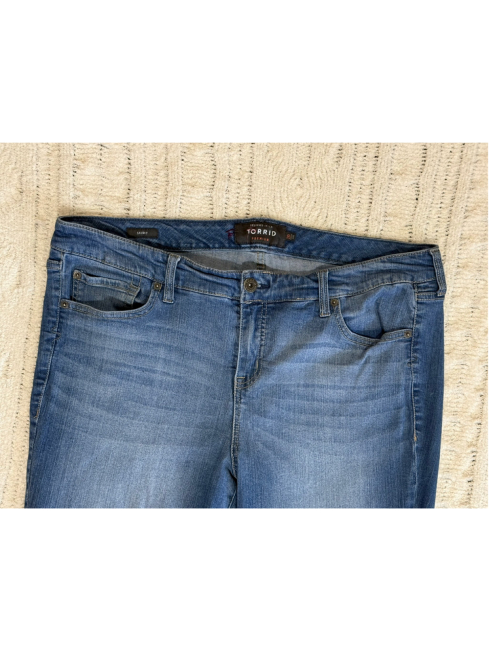 Torrid Bombshell Skinny Jeans High Rise Stretch Frayed Raw Hem Denim Plus 20 - Picture 4 of 14